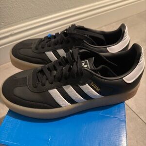Adidas Sambae Samba size 9 like new 💜